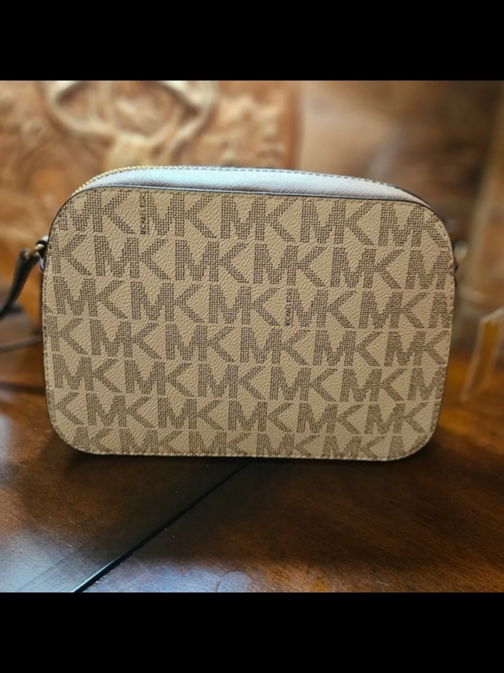 Michael Kors Jet Set Signature Crossbody Bag in Vanilla/Acorn - Picture 5 of 8
